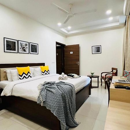 Bluo Studio5 Golf Course Road - Gym, Terrace Garden Gurgaon Exterior foto