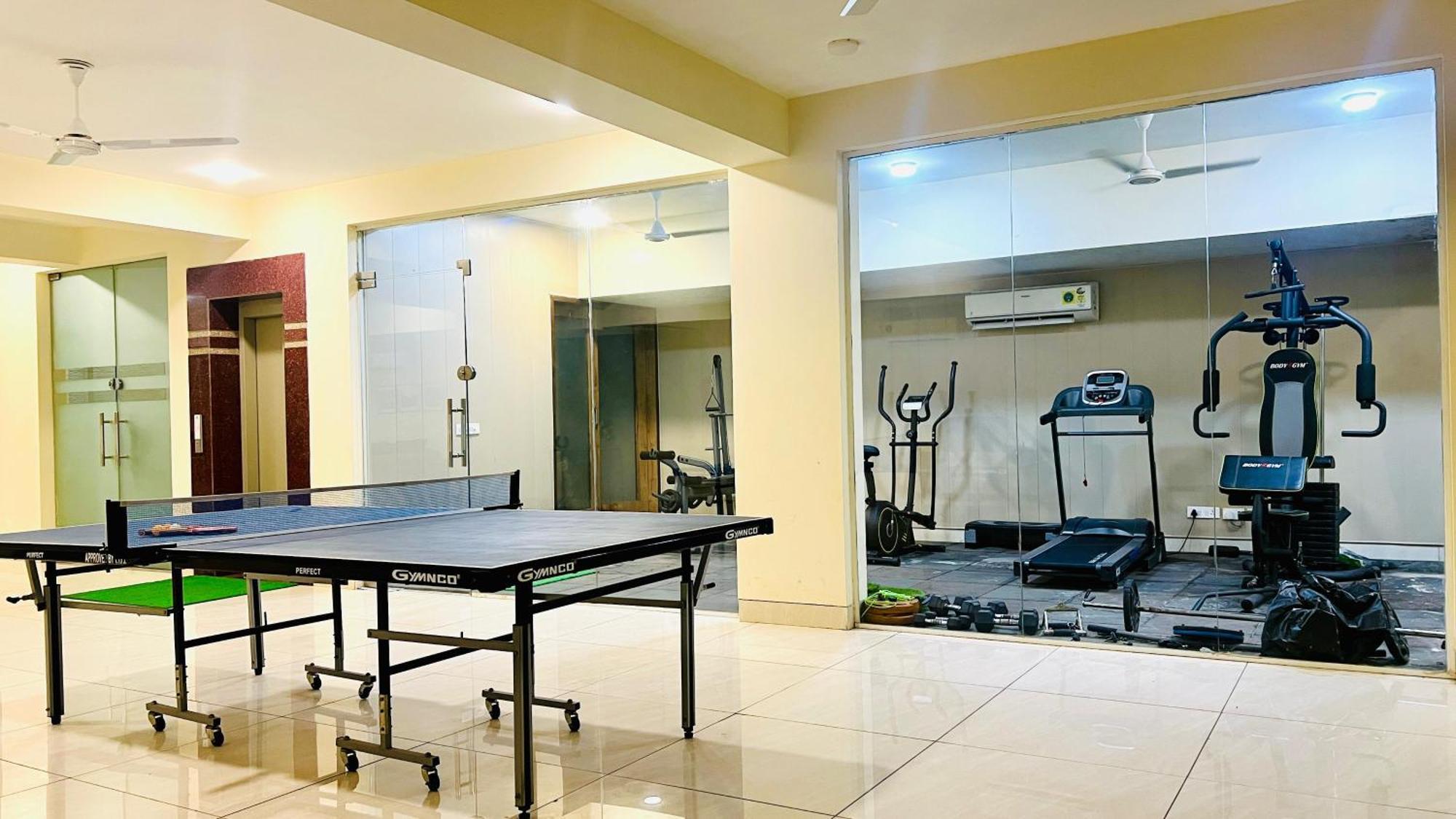 Bluo Studio5 Golf Course Road - Gym, Terrace Garden Gurgaon Exterior foto